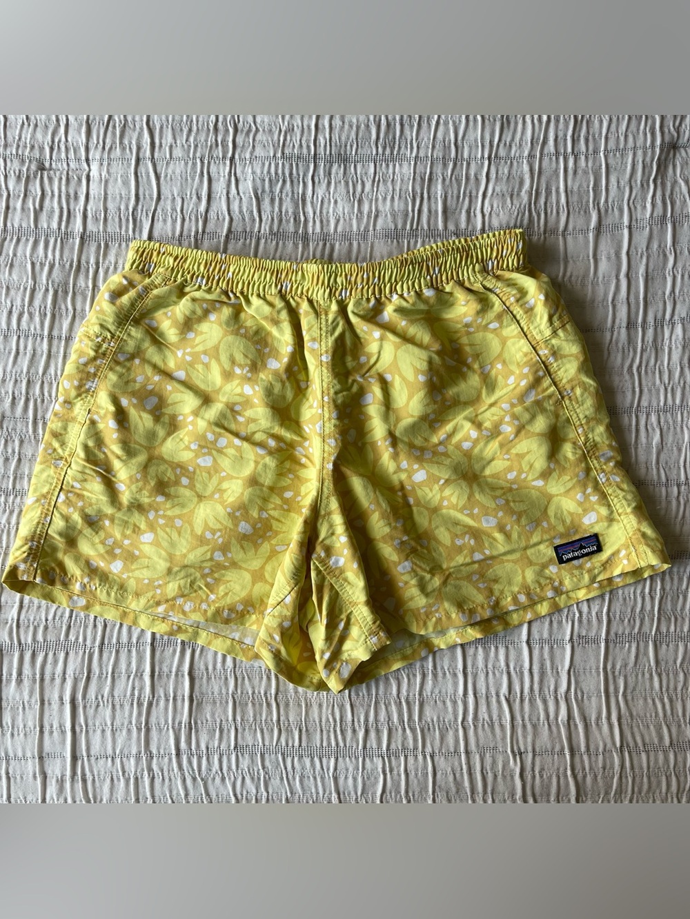 Patagonia Women's Baggies Size Small Surfboard Yellow Floral